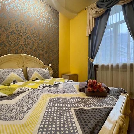Apartment Near Gulliver Киев Экстерьер фото
